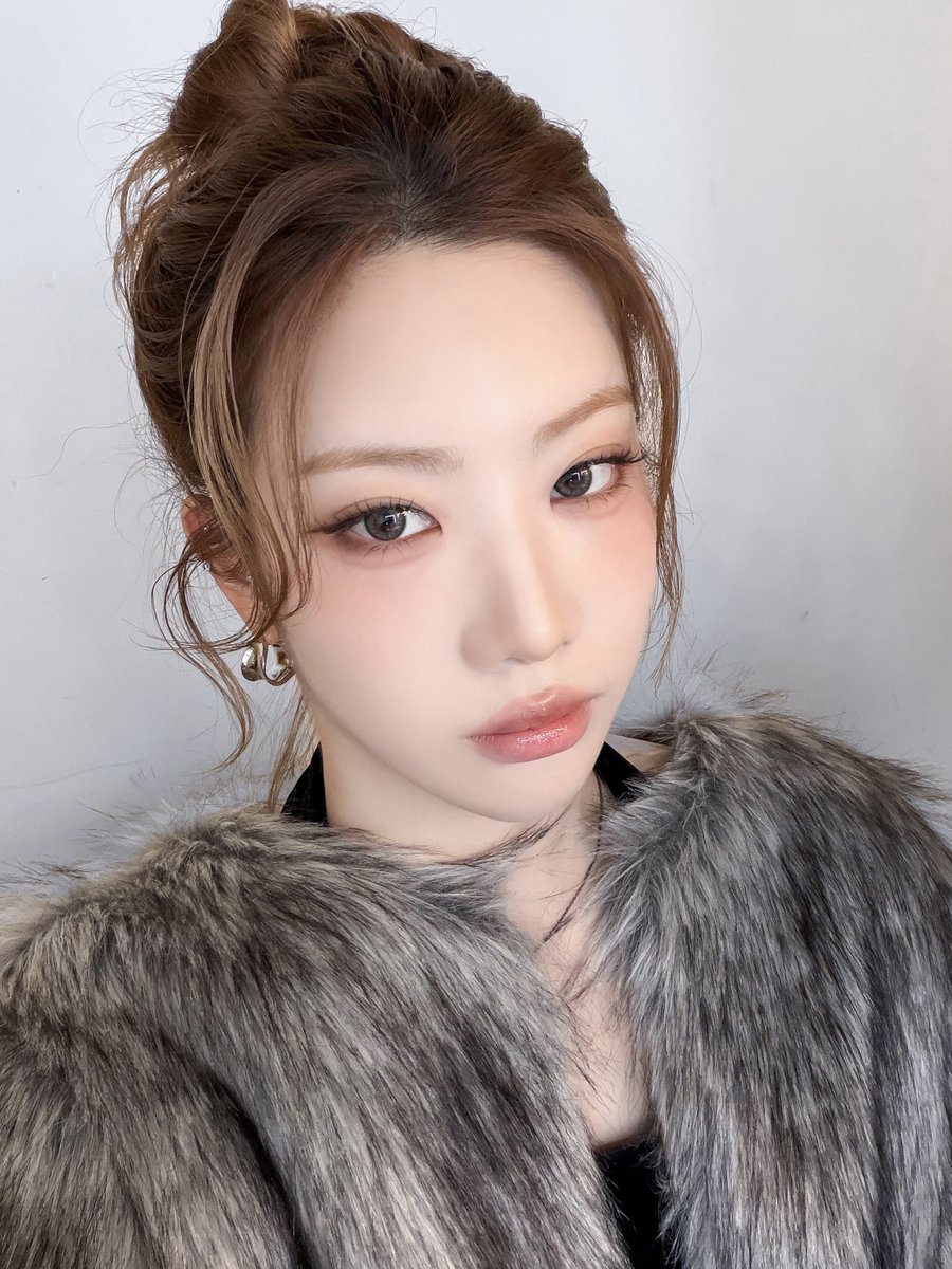 official_artms's tweet image. 오늘은 무대 위에선 멋있고 아래에선 아름다운
우리들의 👑김립👑 생일🎉
김립 사랑하는 만큼 축하해 주기로 약속💗

Today is 👑Kim Lip’s👑 birthday🎉, who is stunning on stage and beautiful off stage.
Let’s promise to celebrate Kim Lip with all the love we have💗

今天是台上帅气…