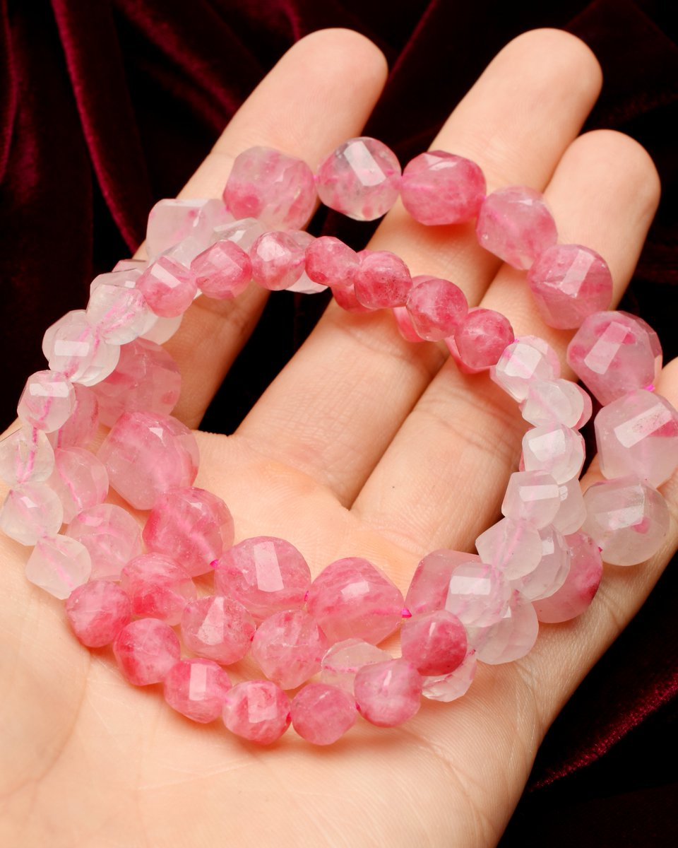 本日19時からライブ配信いたします！ 配信予定の商品は 💎日本銘石