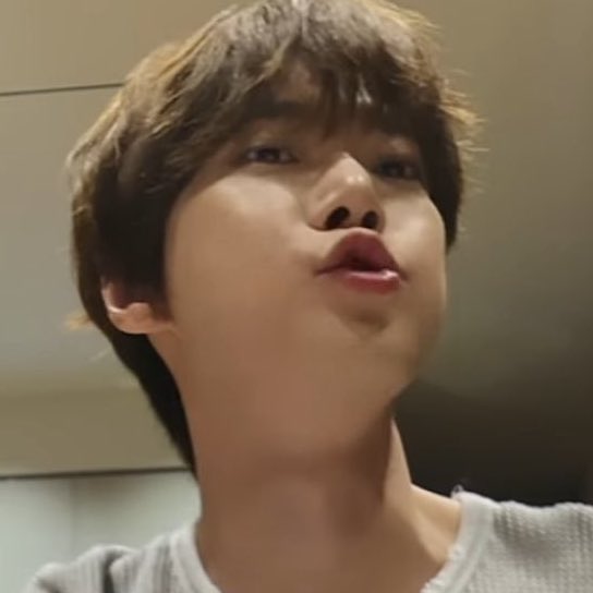 พี่วินสนใจทำมาการองไส้ลุกชิ้นหมุมั้ยจ้ะ อุ้ด ๆ