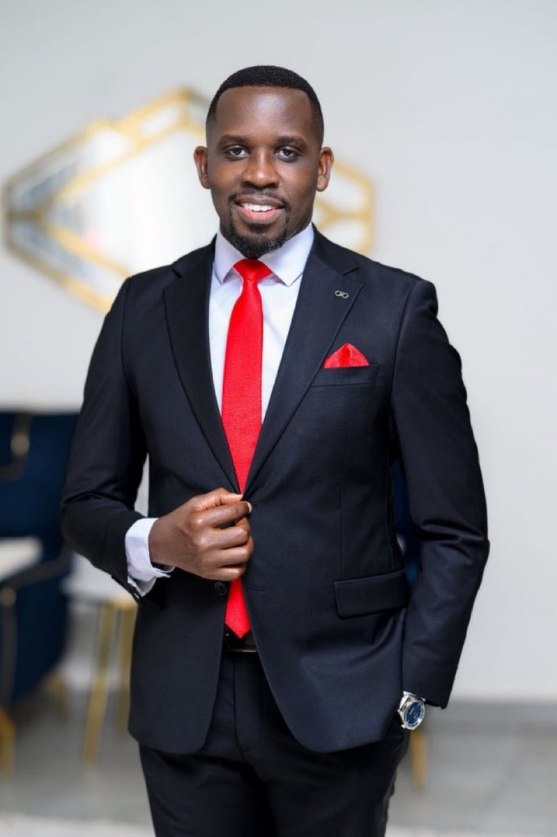 His name is Rt Hon <a href="/JoelSsenyonyi/">Joel Ssenyonyi</a>. The young and vibrant leader of the opposition 🔥