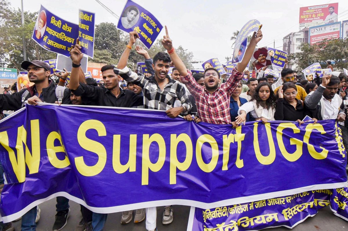 हमेशा की तरह पटना ने आगाज़ कर दिया है।

किसी भी कीमत पर UGC रेगुलेशन को लागू करवा कर रहेंगे। आपलोग भी साथ हैं न...?