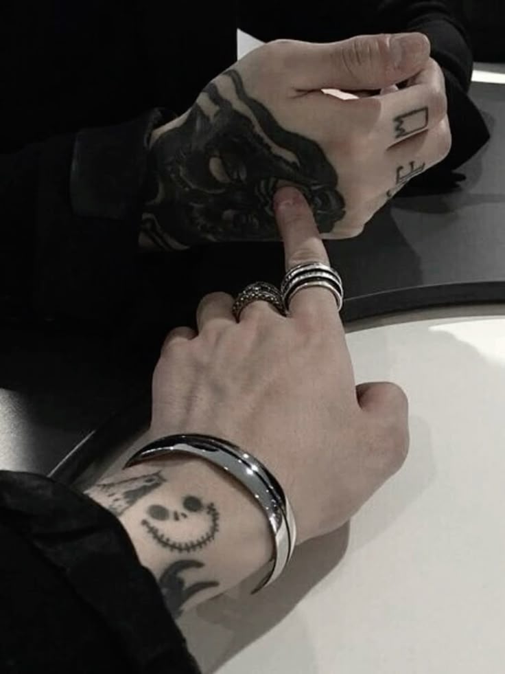 𝕯𝖔𝖒𝖎𝖓𝖎𝖖𝖚𝖊 ☩ tweet media