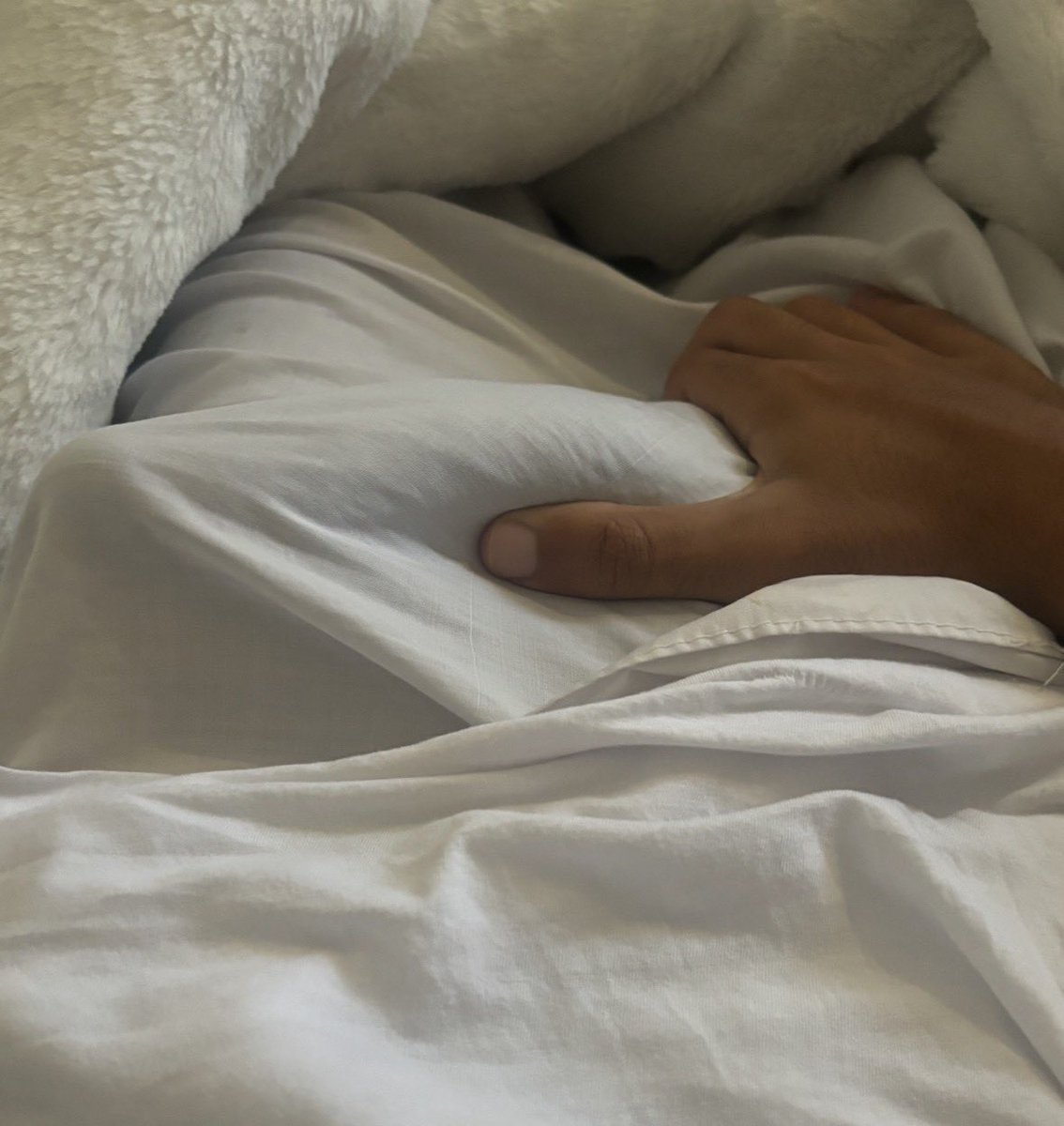 الوضع يطلب وحده تراعيه وتلاعبه حالياً 
#عيزي