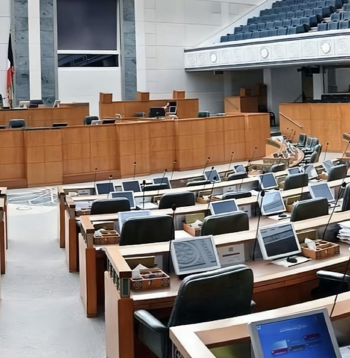 غلاك هالحين مثل النائب السابق
ماعاد عنده على المجلس صلاحيه