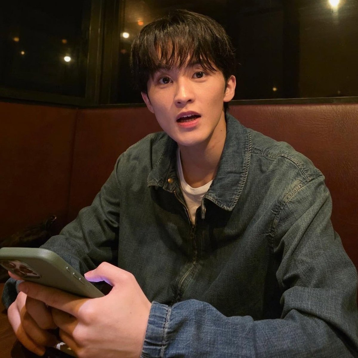 another episode of 

"karcis parkir di km kan?"                      "hah??..."