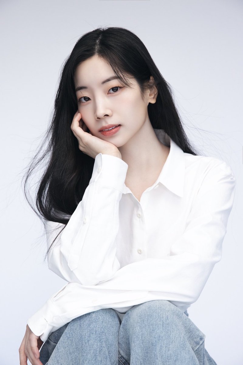 dahyun moments that could kill a sapphic (@kdhsapphic) on Twitter photo 