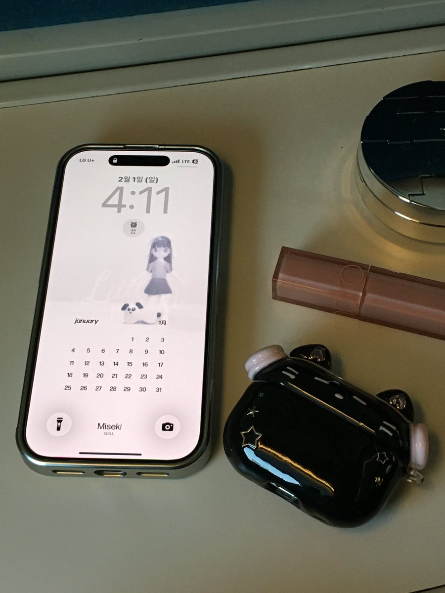 thisisme_won's tweet image. #RT 추첨 한 분 케이스 보내드려요 ♥ 

미세키 서울의 Little lei collection이 발매되었어요 -! 여행이슈로 늦게 착용했는데 여행 때 착용못해서 아쉬울만큼 귀엽고 예쁨 🥹

타래로 함께 출시된 맥세이프 카드지갑도 소개드릴게요 !!