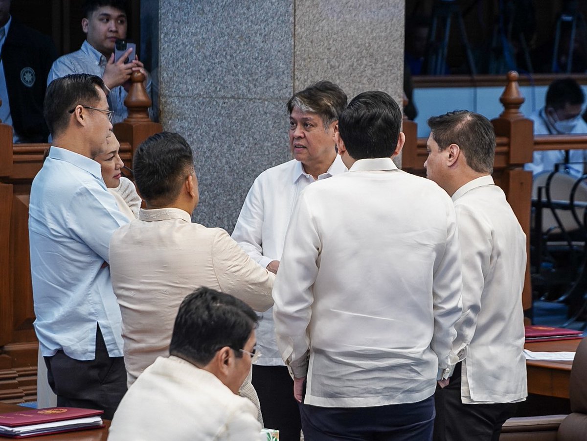 𝗔𝗧𝗜𝗡 𝗔𝗡𝗚 𝗪𝗘𝗦𝗧 𝗣𝗛𝗜𝗟𝗜𝗣𝗣𝗜𝗡𝗘 𝗦𝗘𝗔! 🇵🇭

Sa plenary session ng Senado nitong Lunes, February 2, iginiit natin ang kahalagahan ng pagpapatupad at pagtatanggol sa 2016 arbitral ruling, gayundin ang paninindigan sa ating uniformed personnel na humaharap sa agresyon