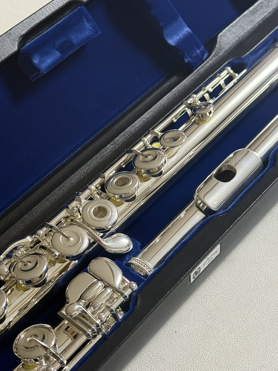 jenrubyjisoo's tweet image. 플룻 바꿨어욤 히힣