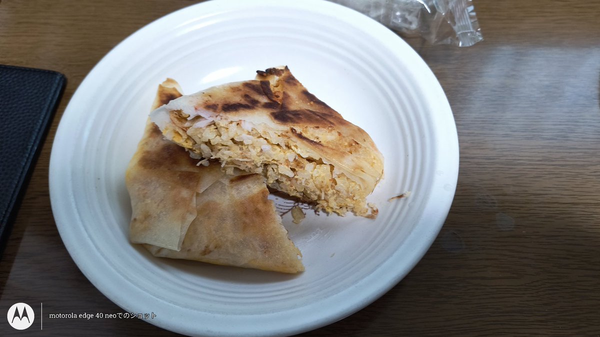 katu620500's tweet photo. 中華風恵方巻きみたいに創作料理してみました！(*ﾉω・*)ﾃﾍ♡牡蠣チャーハン春巻き❤ https://t.co/yatcqkBXPQ