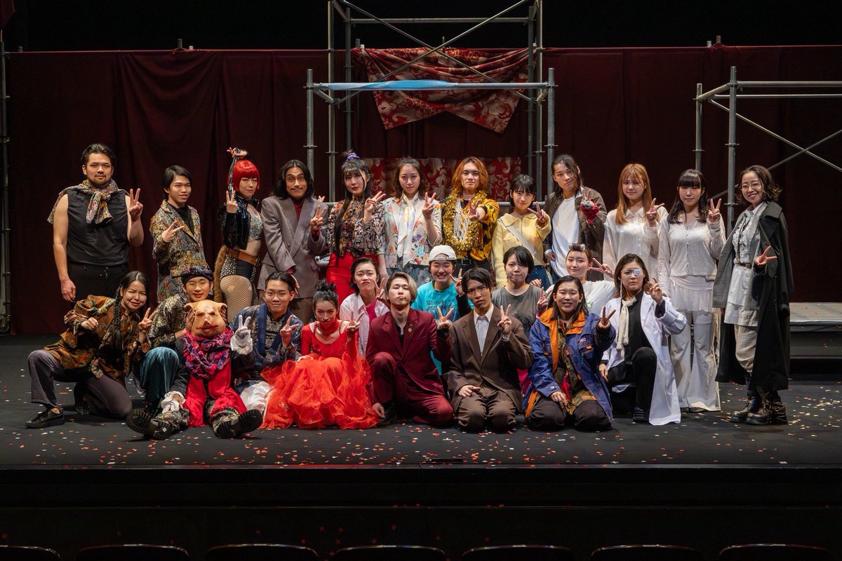 改めて‼︎
劇団迷々『ラストフラワーズ』無事終演しました💐

舞台を創ることにおいて、大いに考えさせられました。
沢山の関係者様に支えられて、最後に一花咲かせられことを嬉しく思います。

ご来場いただき誠にありがとうございました。

シン・ジョンホン/つげ分析官ほか
聖那