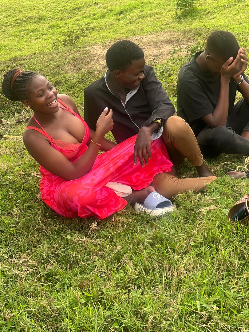 Dimax256's tweet image. *We all know the economy is bad, but at least have a beautiful girlfriend. 🤣💀*