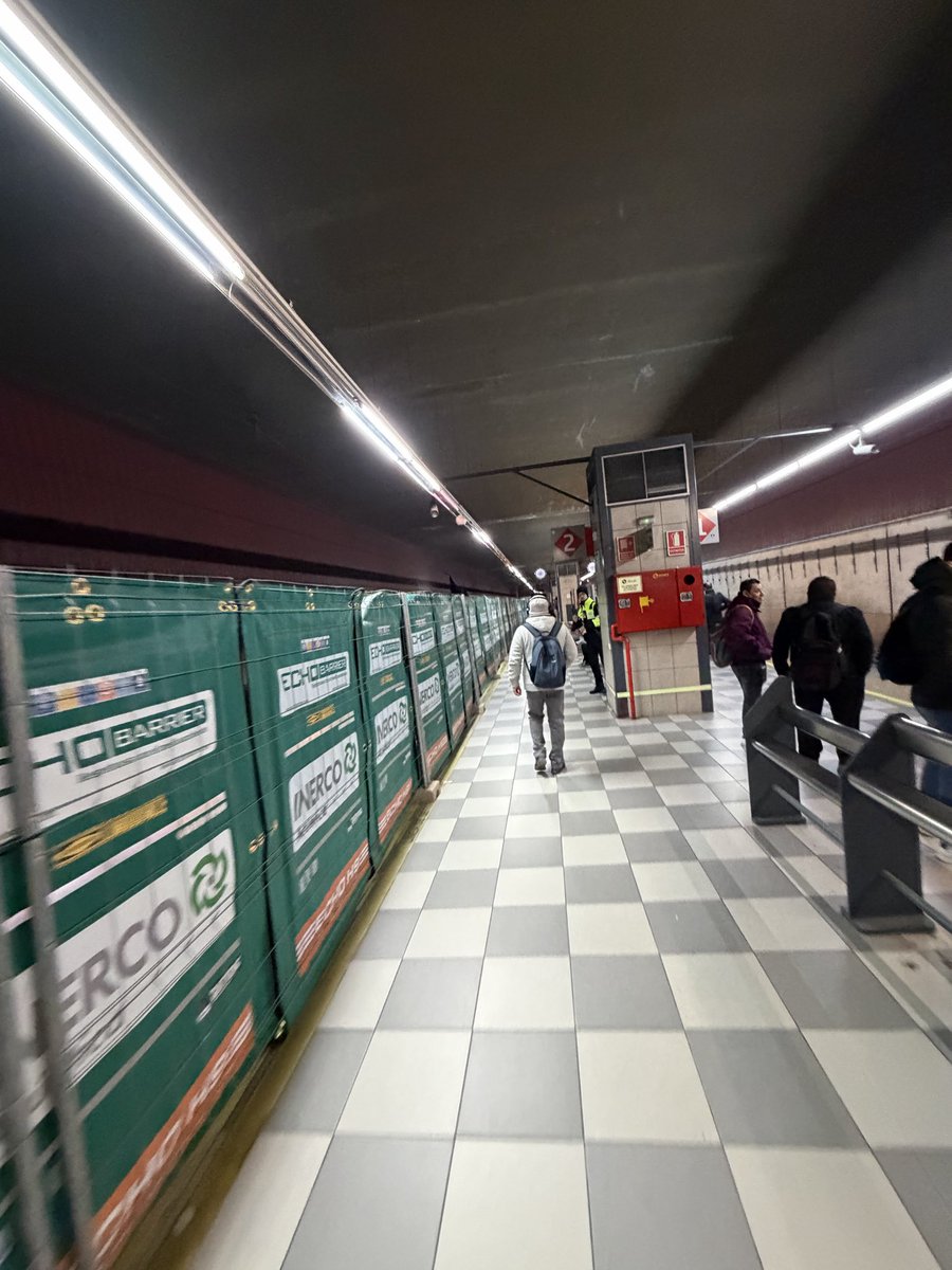 sofiaaona's tweet photo. Ir a trabajar cada día no debería ser una odisea. Y que encima pages impuestos para que lo público funcione y no lo haga es una barbaridad. @Renfe @oscar_puente_ https://t.co/cONLJUj7xG