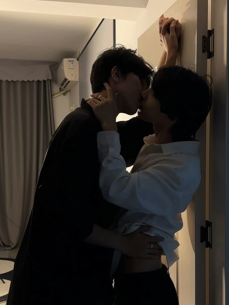 13dandlIons_17's tweet image. Why is it giving.....!??!!?!?!?!?@?@,@,@,@,@,^@^@^##^