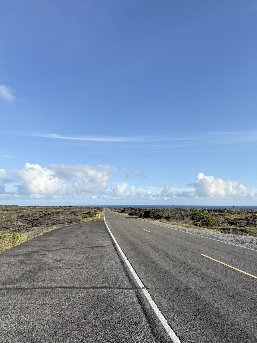 하와이 빅아일랜드 🌺

더이상 길이없는 끝자락
홀레이 씨 아치를 보러가기 위한
Chain of Craters Road

#하와이 #빅아일랜드 #Hawaii #Bigisland