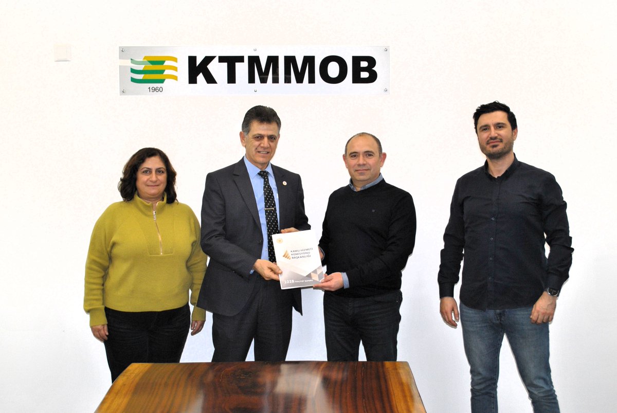 KHK Başkanı Ömer Köseoğlu, Kıbrıs Türk Mühendis ve Mimar Odaları Birliği’ni ziyaret ederek, KHK Başkanlığı tarafından hazırlanan 2025 Yılı Faaliyet Raporu’nu sundu. facebook.com/photo/?fbid=14…