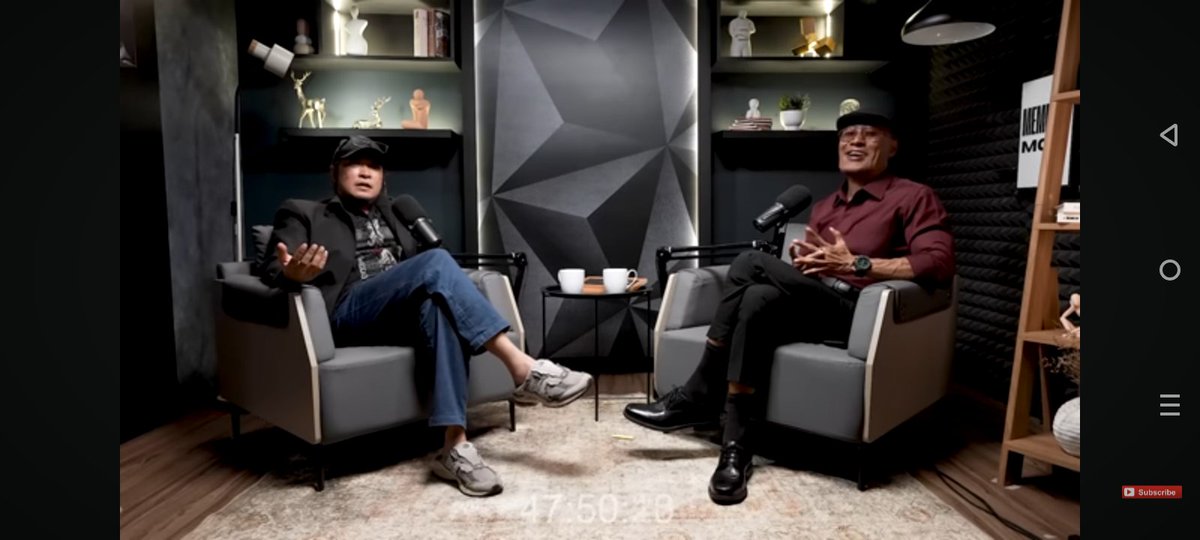 mbayangne jika tiga orang  ngobrolin tema berat, mereka + satu orang diantara jkw atau gibran🫢
kira-kira....
yg nonton bakal serius atau ngakak kepingkel-pingkel
trus... kira-kira, jkw/ Gibran bakal nyambung gak?
aku mbayangne nganti ora iso turu🫢
piye <a href="/PatubMbel/">Fir Jon Un</a>
?