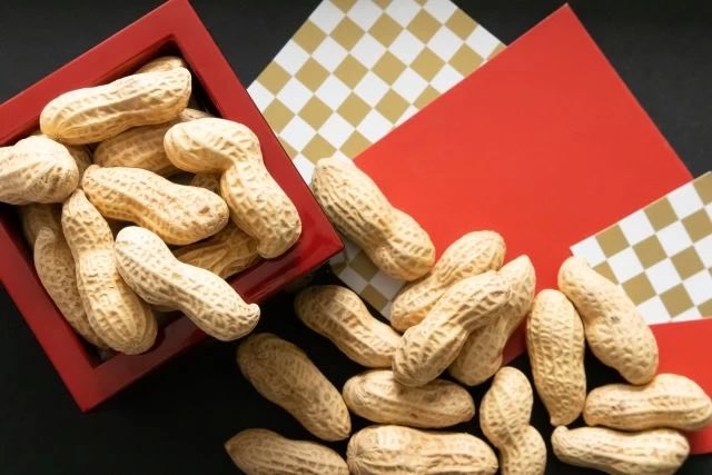 全国的には異端らしいです🥜
落花生を撒きに一関においでよ
恵方巻きの文化は無いけどね🤫