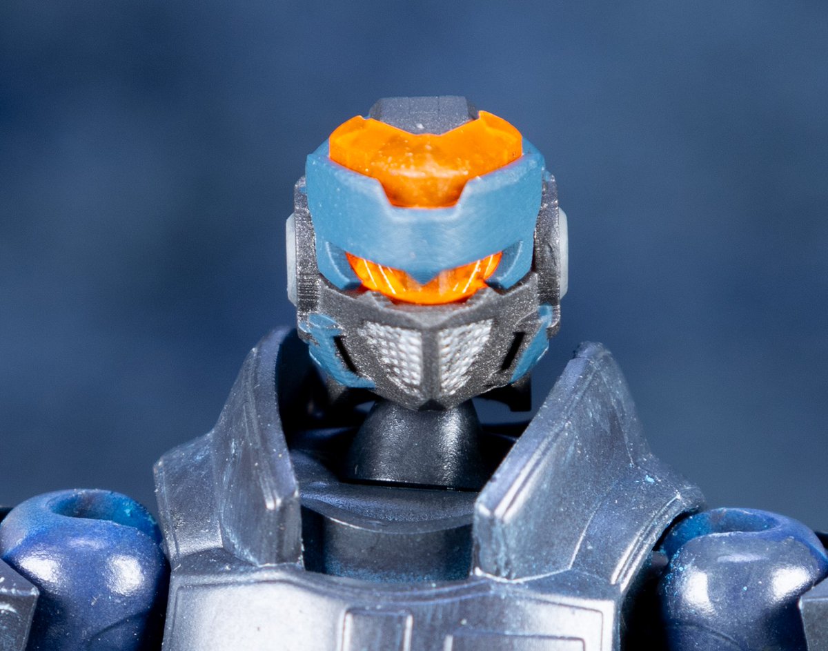 WF2026W新作
ガバナーヘッド04
今回は01，02と共通のベースを使用した忍者風ヘッドです。アーリーがバナー系、ポーン系、プライム系に合うサイズになってます。クリアパーツで導光するので電飾しなくてもバイザーが光ります。
2個入り500円
#WF2025W　#WF2025冬　#ヘキサギア