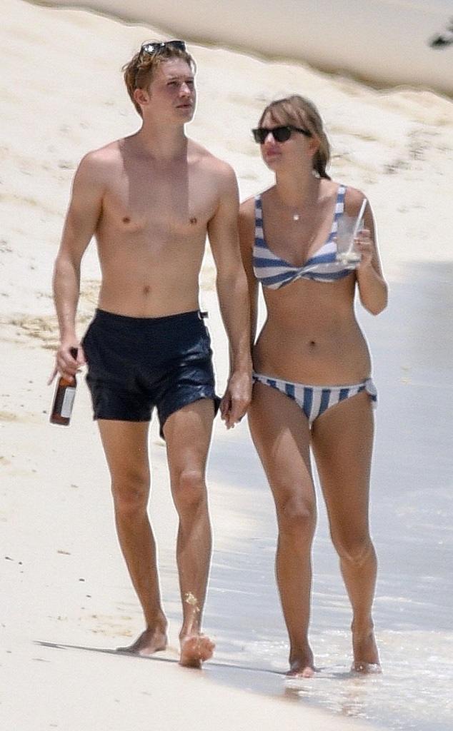 TheIndexInsider's tweet image. 🎸Taylor Swift’s Dating History❤️

2008 — Joe Jonas  🇺🇸19yo)
2009  — Joe Jonas 🇺🇸(20yo)
2009 — Lucas Till 🇺🇸 (20yo) 
2009 — Taylor Lautner 🇺🇸 (17yo)
2010 — Taylor Lautner 🇺🇸 (18yo) 
2009 — John Mayer 🇺🇸 (32yo)  
2010 — John Mayer 🇺🇸 (~33yo) 
2010 — Jake Gyllenhaal 🇺🇸(29yo)  
2011…