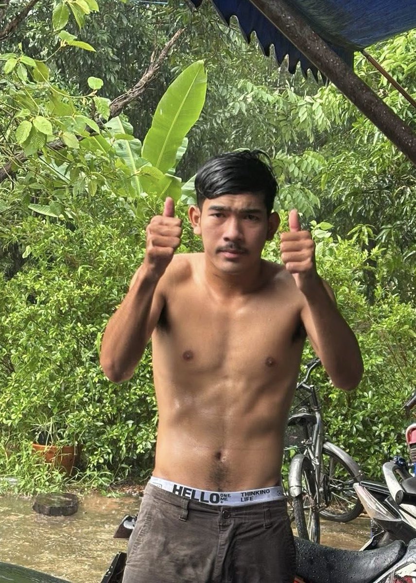 vanvan69x's tweet photo. បងស្គមតែក្តធំ https://t.co/tq9JAg4Gof