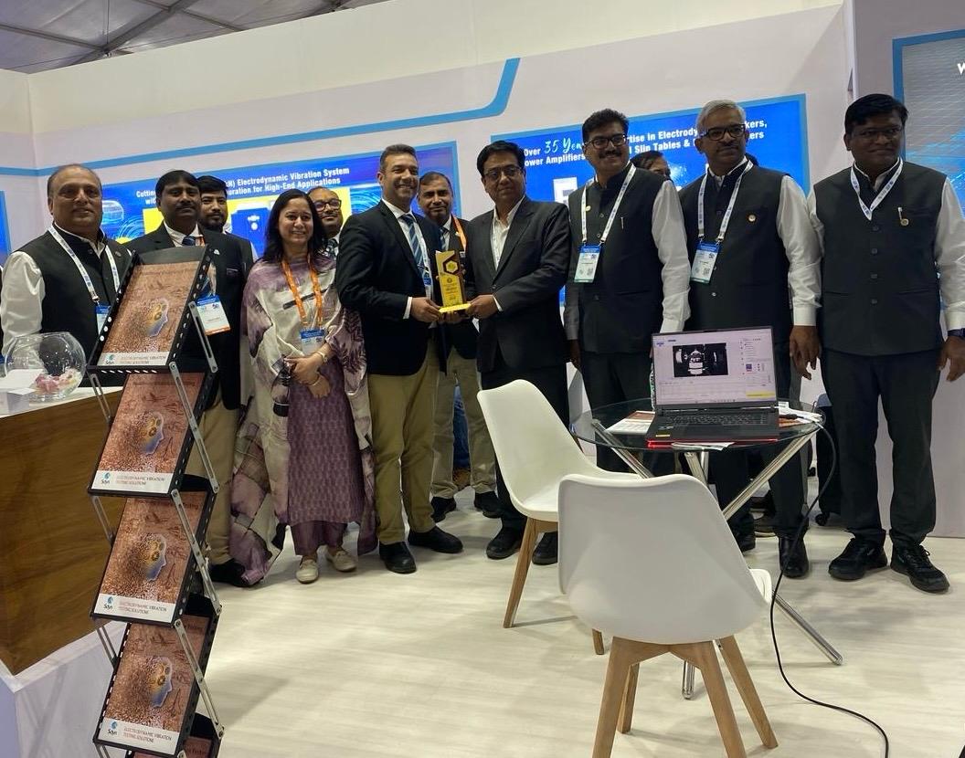 Sdyn_India's tweet image. Unveiled our table-top triaxial vibration system with 6-DOF motion at #SIAT2026, Stalls 71 &amp;amp; 72. 

Engaged with top OEMs including Mahindra, Tata Motors, Maruti, Bajaj, Hero, Mercedes, Hyundai, Force Motors &amp;amp; Kinetic.

#AutomotiveTesting #VibrationTesting #MakeInIndia