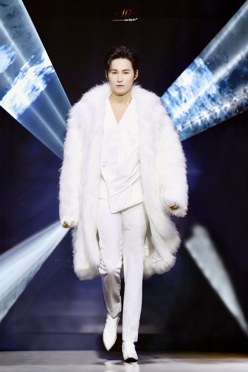 #김희재 #뮤지컬 #로미오와쥴리엣 우리희재왜케 조용해ㅠ 쥬라쥬라 뭐라도 하나쥬라? 뮤연습장면 어때??
라방이라도~ 그냥때쓰기ㅠㅠ
많이 바쁠거야 완벽주의 희재!!그냥 보고싶다😭😭😭