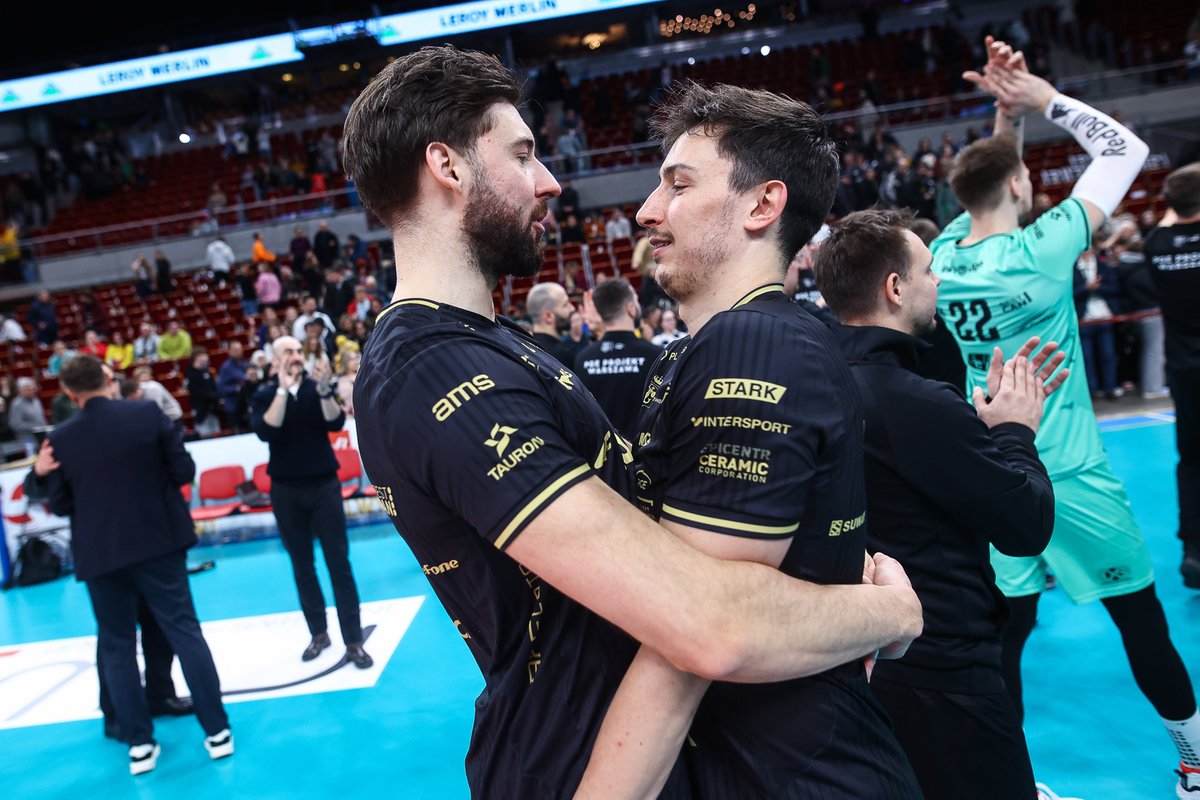 projektwarszawa's tweet photo. Tak się zdobywa Gdańsk! 💪

📷 @AdamStarszynski #PlusLiga #GDAWAR https://t.co/ds2mJBamQn