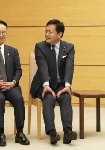 hokkori_nekko's tweet image. 【タマキン、手がレゴになる】