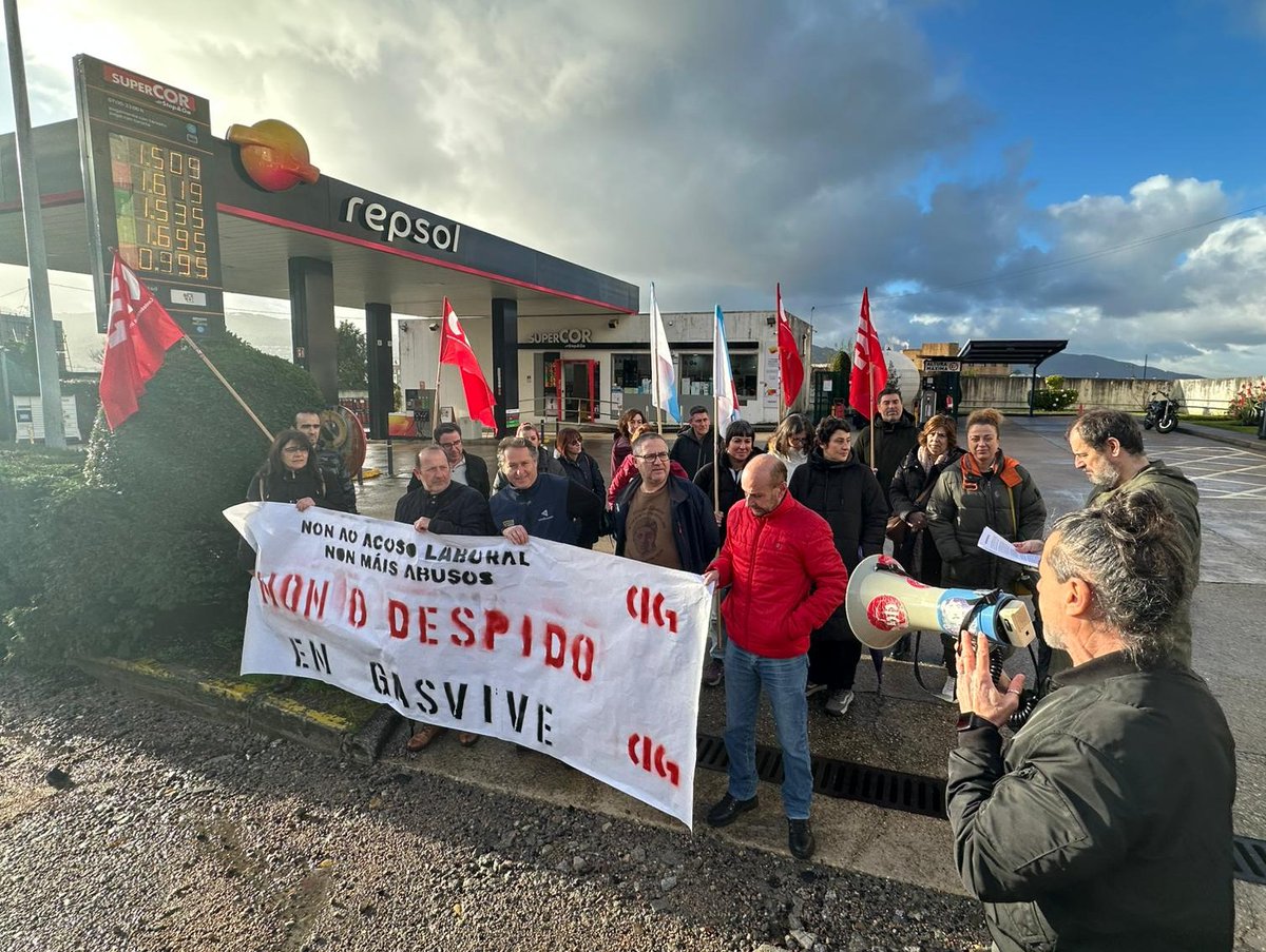galizaCIG's tweet image. 📢A CIG mobilízase contra a represión sindical nunha gasolineira de #Repsol en #Vigo

👉A empresa #Gasvive, propietaria da estación de servizo, despediu a delegada de persoal e sancionou unha traballadora afiliada da central

ℹ️ shre.ink/5c1K

#represiónsindical