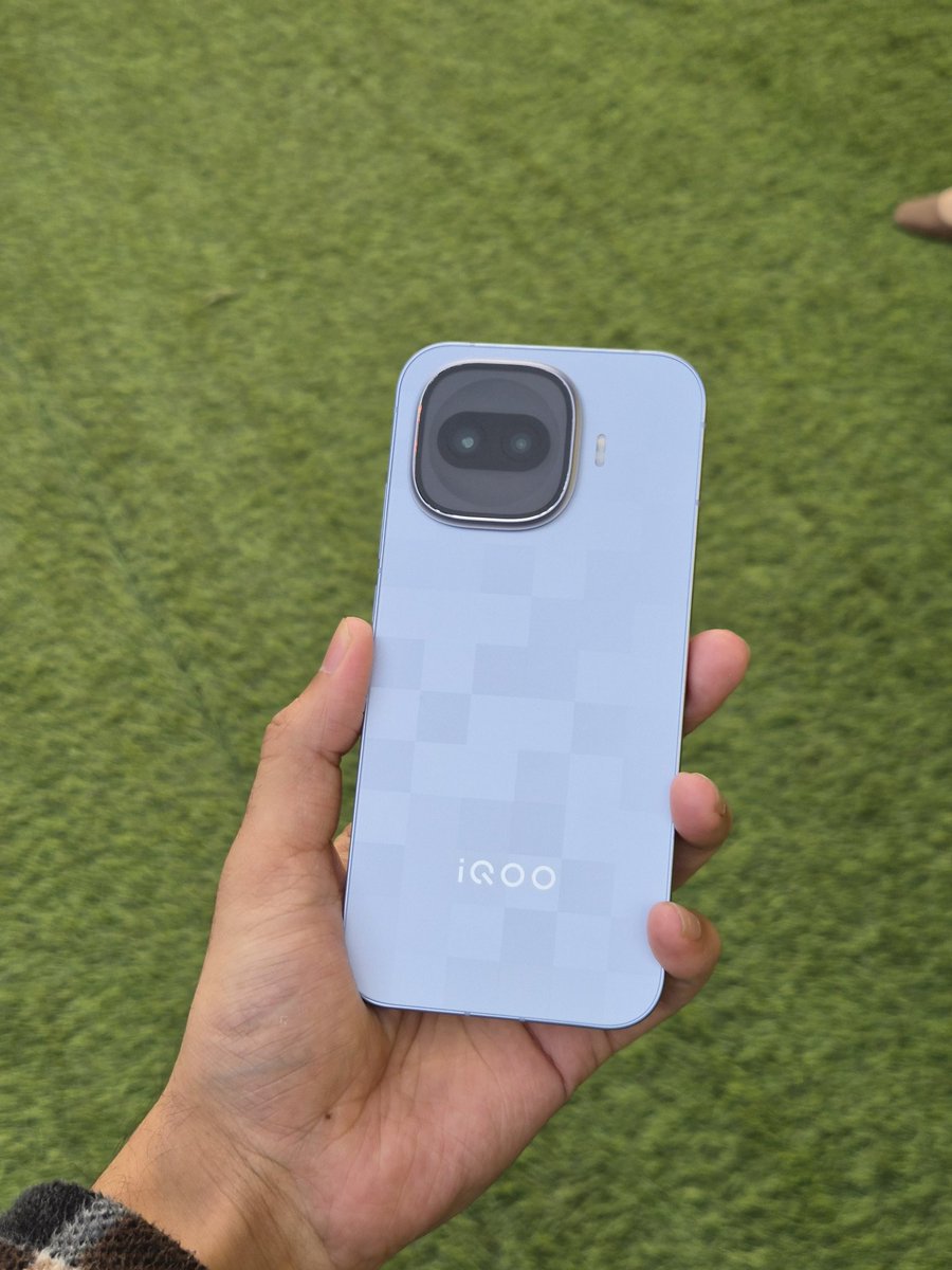 techdot23's tweet photo. Now Power King iQOO 15R in My Hand 🔥 #iQOO15R @nipunmarya @IqooInd https://t.co/1JyY6Rk0QO