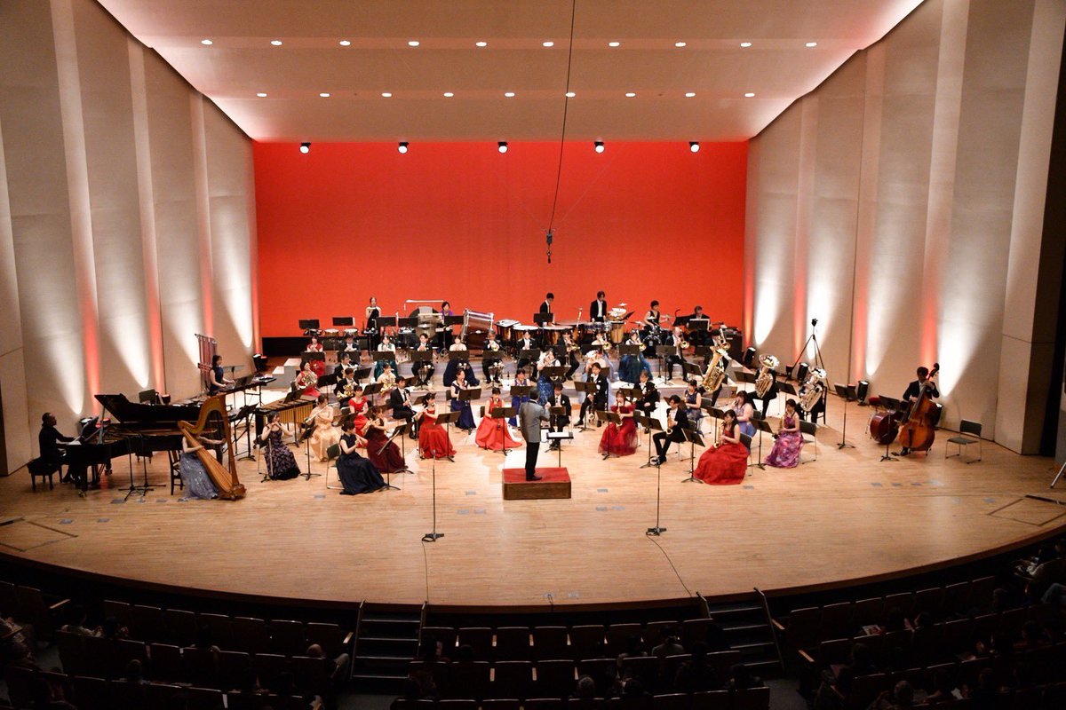 2月1日(日)にバレンタインコンサートを開催いたしました！
ご来場いただきました皆様、またライブ配信をご視聴頂きました皆様、誠にありがとうございました。

客演指揮、また70周年記念委嘱作品をご作曲いただいた井澗昌樹氏にも感謝申し上げます。