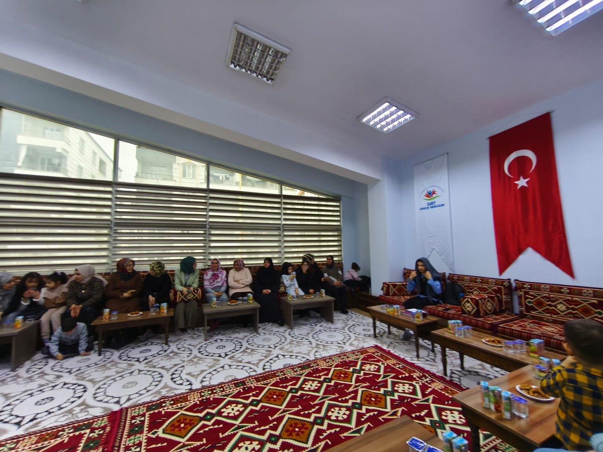 Allah’ın kelamıyla tanışan yeni öğrenciler, Kur’an-ı Kerim’i yarılayan ve hatim eden öğrencilerimize; mukaddes kitabımızı öğretip sevdirmek adına Kur’an-ı Kerim Merasimi gerçekleştirdik
<a href="/gencliksporbak/">Gençlik ve Spor Bakanlığı 🇹🇷</a> 
<a href="/OA_BAK/">Dr. Osman Aşkın Bak</a>