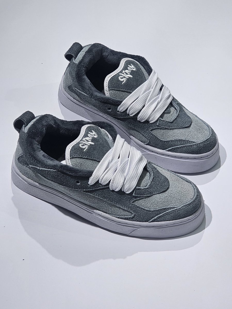 SneakersSkinny's tweet photo. Agenda disponible mes de febrero 🖤 nuevo dia para ser billonario, recuerda que trabajamos con el 50% del producto, lince es un diseño que teníamos olvidado pero esta disponible de nuevo 
Catalogo: https://t.co/FfwxeOQjSS 
Atención en punto físico 10am a 7pm hoy https://t.co/2MeAXL3nh1