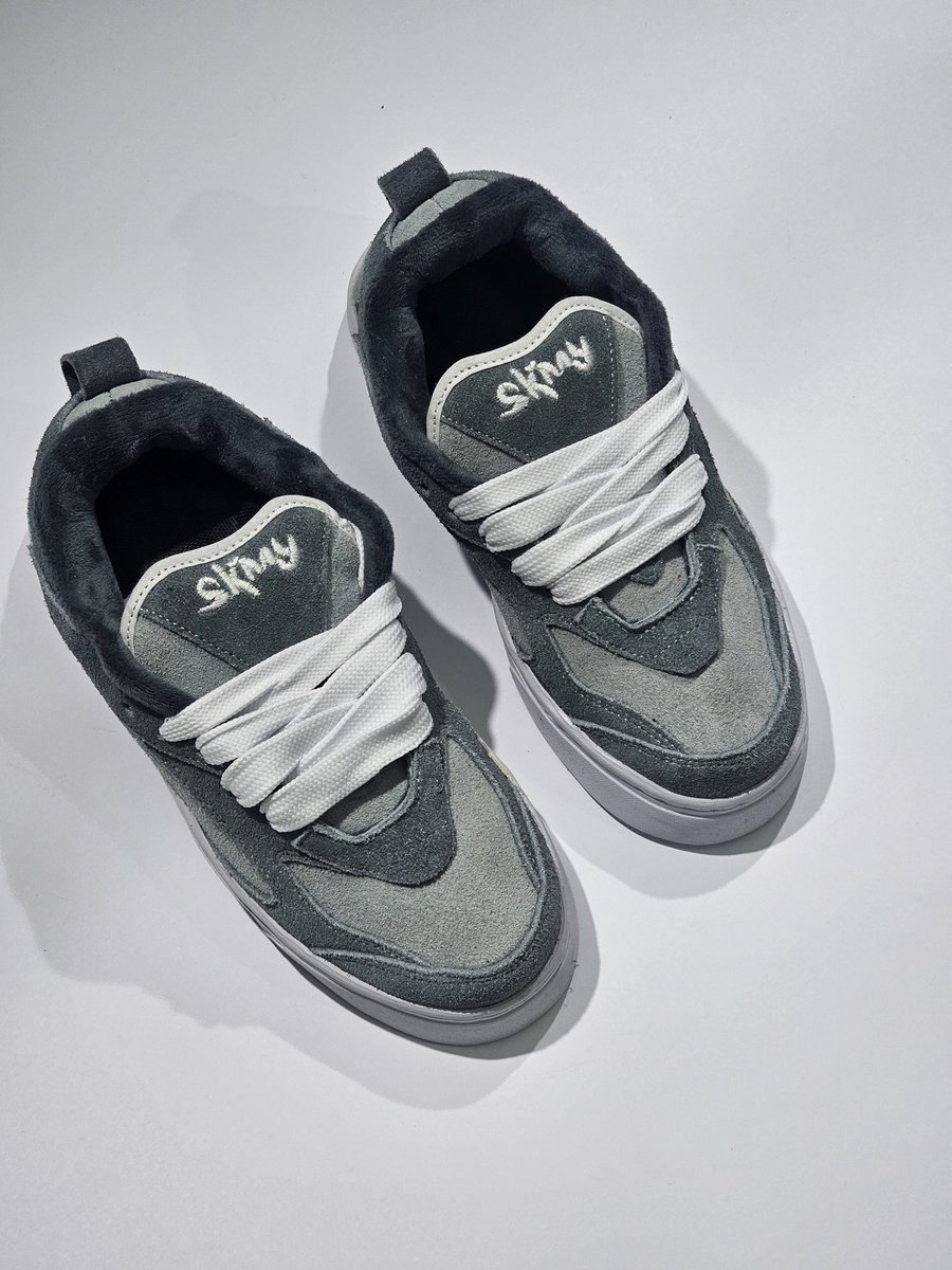 Agenda disponible mes de febrero 🖤 nuevo dia para ser billonario, recuerda que trabajamos con el 50% del producto, lince es un diseño que teníamos olvidado pero esta disponible de nuevo 
Catalogo: skinnyboy.co 
Atención en punto físico 10am a 7pm hoy