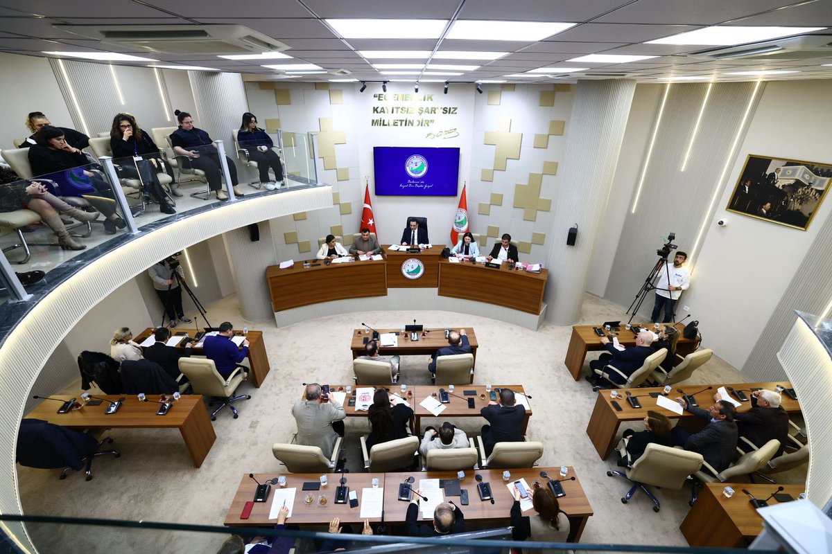 Kamu yararı - “Balçova’ nın Menfaati” ; sloganla değil, adaletle olur.

AK PARTİ Balçova Meclis Üyelerimiz, Balçova Belediyesi Şubat Ayı Meclis toplantısında
yalnızca belirli bir kesimin değil, Balçova’nın tamamının ve tüm hak sahiplerinin menfaatini gözeten bir duruş