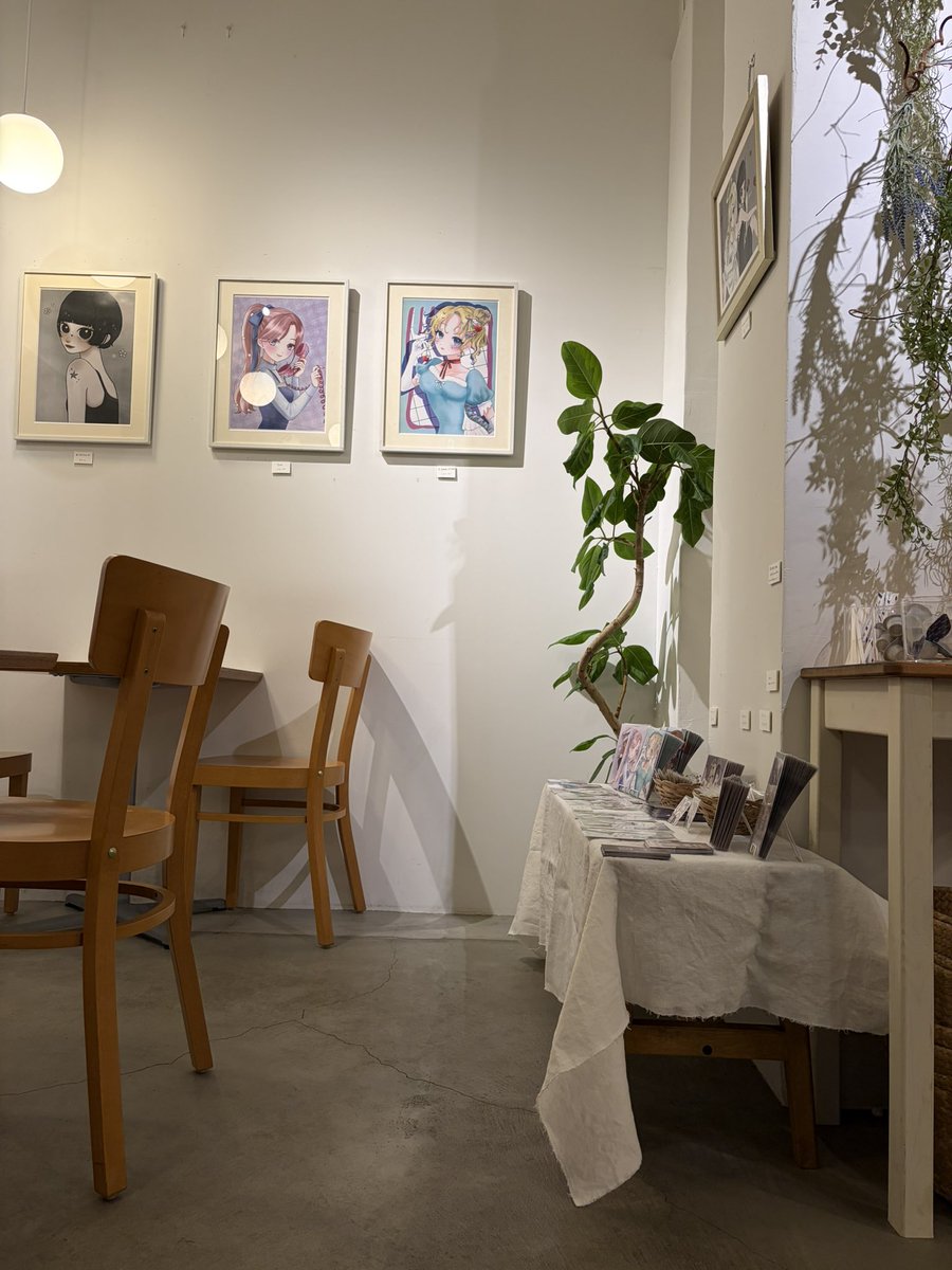 ymg_o1's tweet photo. .
*+゚ 本日から展示はじまりました!!
カフェてゆったり過ごしながら
展示作品やグッズ、原画をご覧いただけます✨️
(販売も行っております)
是非お立ち寄りください☕*°
#ギャラリーカフェ #福岡カフェ #9We
#二人展 #イラスト https://t.co/xmQBndcx99
