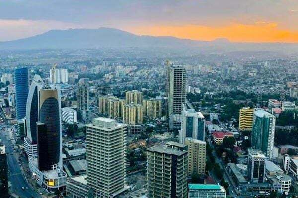 LSubsaharien's tweet photo. #Éthiopie🇪🇹 : Un groupe d’investisseurs détenant l’unique euro-obligation internationale de l’Éthiopie envisage une action en justice après le rejet, par les créanciers officiels du pays, d’un accord provisoire de restructuration de 1 milliard de dollars. https://t.co/84OKSzHpj7