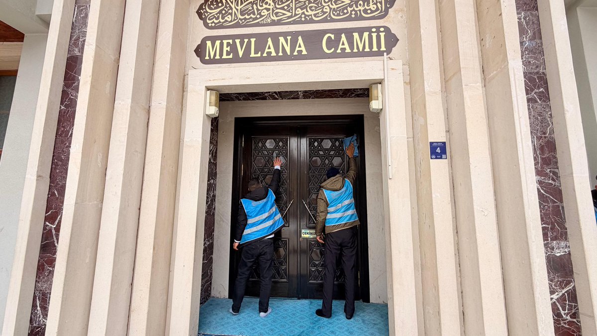 Kamuya yararlı bir işte ücretsiz çalışan yükümlülerimiz, Mevlana Camisi'nde temizlik çalışması gerçekleştirerek ibadethanemizin daha temiz bir ortama kavuşmasına katkı sağladı.

#ctekurumsal 
#denetimliserbestlik