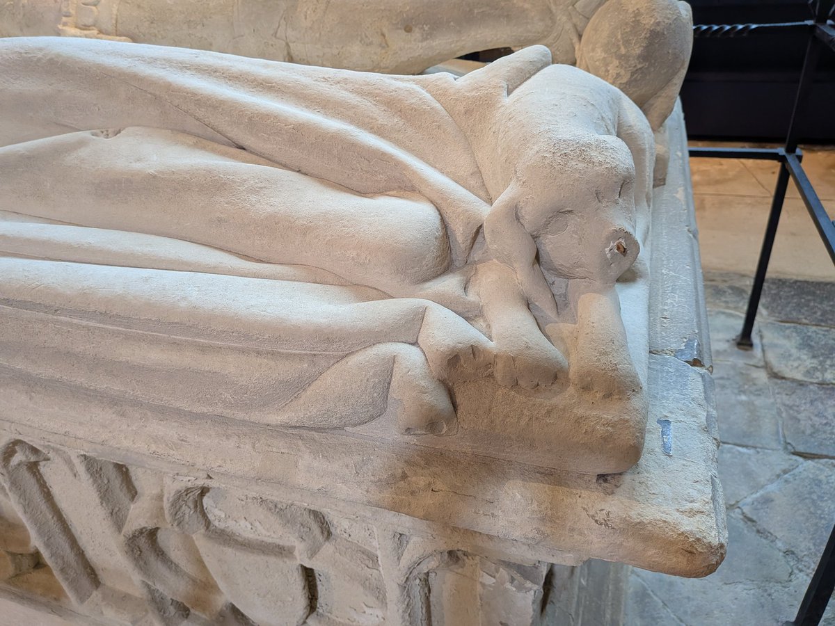 catecawley's tweet photo. The Arundel Tomb #Chichester Cathedral #Sussex c.1375. #Tomb of Richard Fitzalan 10th Earl of #Arundel d.1376 &amp; his 2nd wife Eleanor of Lancaster d.1372. Both buried in the Chapter House of Lewes #Priory, tomb later moved after Dissolution 1537. #TombTuesday https://t.co/ymVR2KVVDl