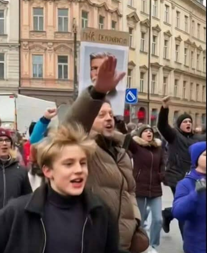 Jsem Zděšena! tweet media
