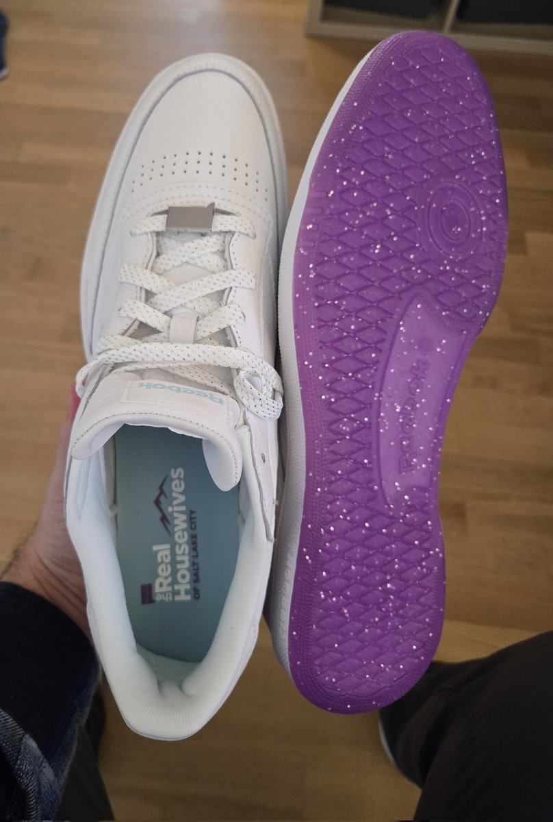 13_Beaches's tweet photo. noone talk to me, i just received my real housewives of salt lake city sneakers https://t.co/2oeggGeg1x