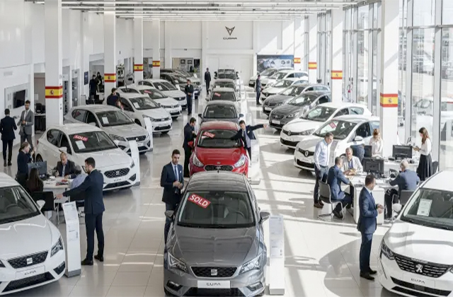 consejeroses's tweet photo. La venta de #vehículos en #España alcanza las 1.148.650 unidades en 2025 (+12,9% vs 2024), superando el millón por segundo año consecutivo: coches electrificados (+94,6%), por primera vez por encima de los 200.000. Los eléctricos puros superan las 100.000 https://t.co/jy1sjrkTCo https://t.co/HvXXVEBa49