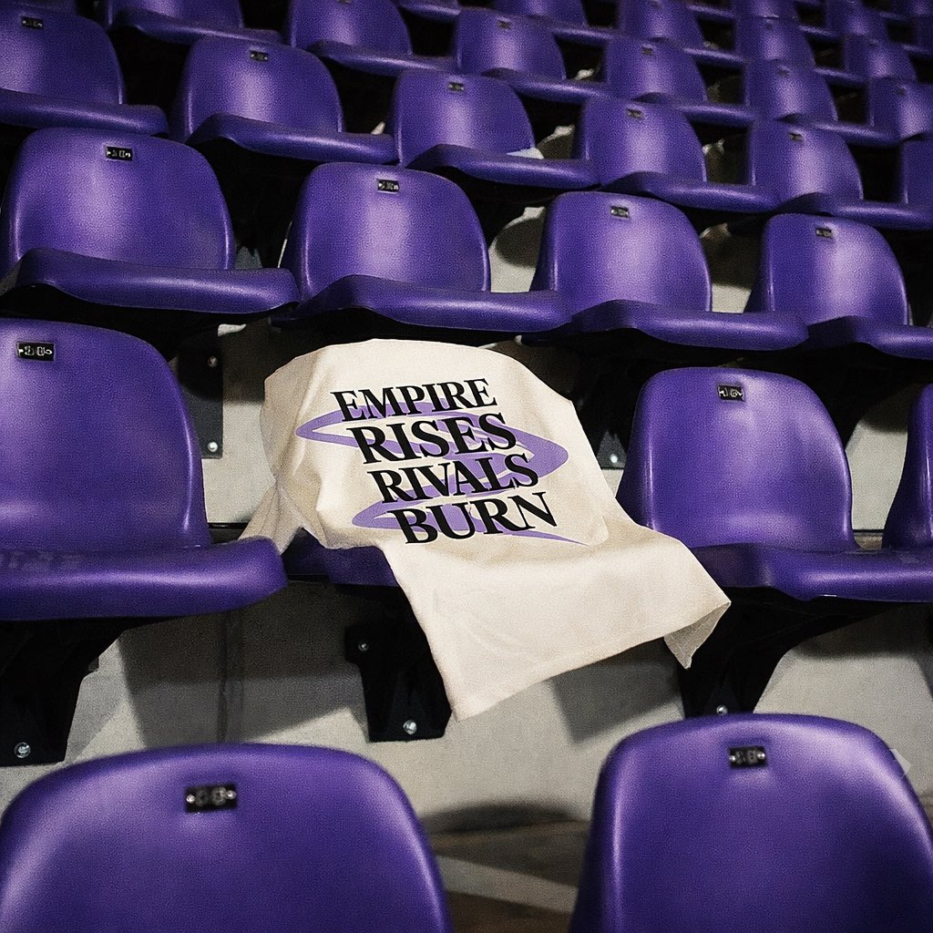 DROP 01.
Demain — 12h30.

teamrevolin.com