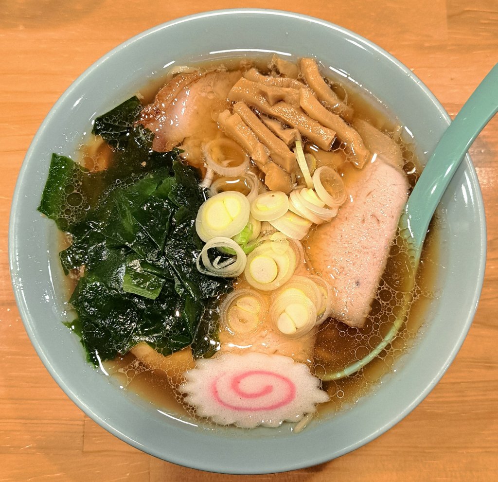 setsumen's tweet image. 静岡市葵区紺屋町
麺屋燕 豚中華そば専門店さん
肉わかめ(醤油)
ミニカレー(ラーメン注文でつく無料の小ライスに券売機から熟成カレー券を購入で)
#ラーメン #静岡 #葵区 #紺屋町 #麺屋燕 #麺屋燕豚中華そば専門店 #静岡ラーメン #ramen