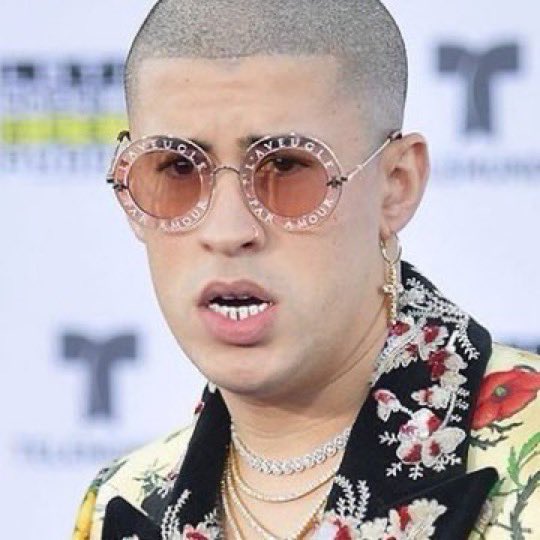 notpopbase's tweet image. This man changed his entire personality, his beliefs, his race, his face with surgery, but he still has the same shitty music 🚮