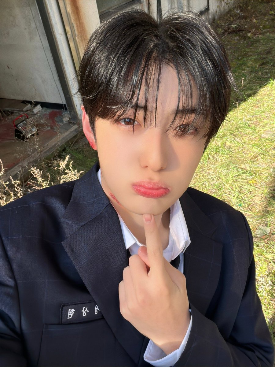 s_altthing's tweet image. #교복콤
또 다시 교복콤이 도짐
진짜 매일매일 봐도 질리지 않는다