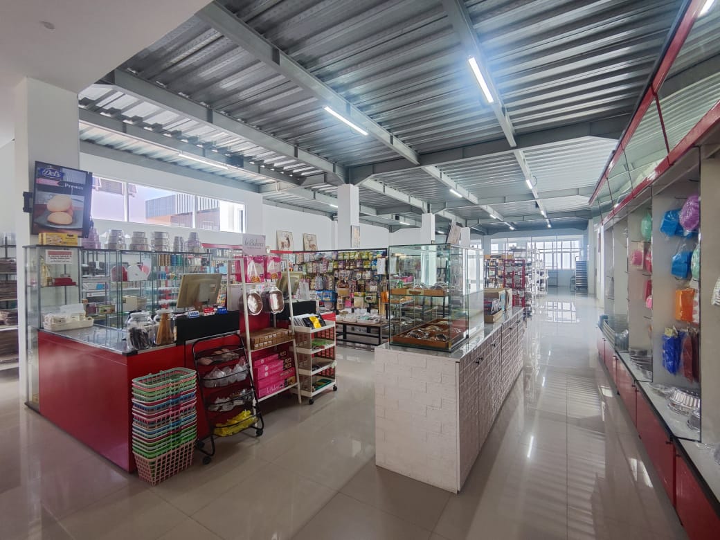 SecretP55287954's tweet photo. DI JUAL TANAH DAN BANGUNAN.
Lokasi sangat² strategis yaa (jawa barat, bandung kota)

Lt: 846m²
Lb: 1621m²
Jumlah lantai: 3
KT: 3+2
KM: 6
Listrik: 10600 + 7700
Mata air: sumur
Harga: 30m
Bisa masuk mobil engkel ya + lift

Buat yg minat boleh dm langsung sajaa https://t.co/ZFJwWhgqx1