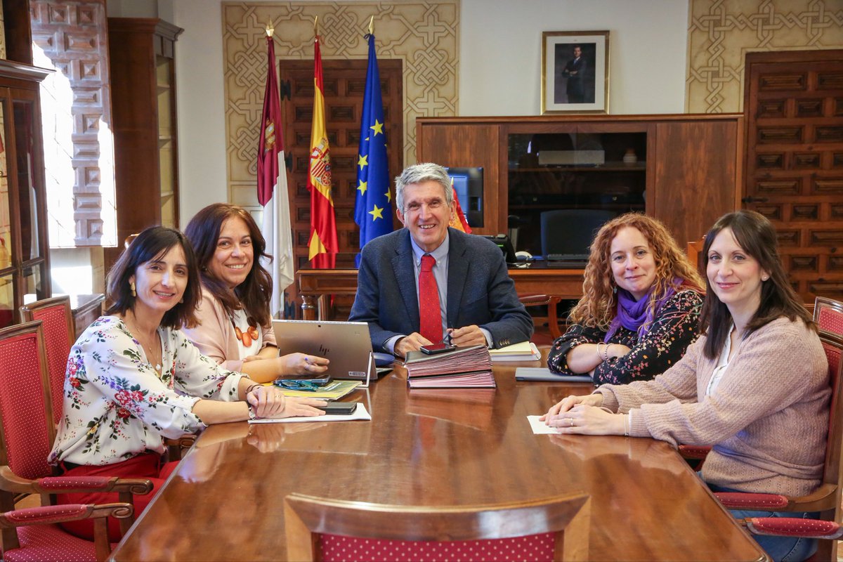 🟣 <a href="/jpablosabrido/">Jose Pablo Sabrido</a> muestra el compromiso del Gobierno de España con Castilla-La Mancha en la protección de las mujeres víctimas de violencia machista

La Unidad de Coordinación agradece el trabajo de las FCSE👮🏻 en las 5 provincias y así se lo ha trasladado al delegado del Gobierno