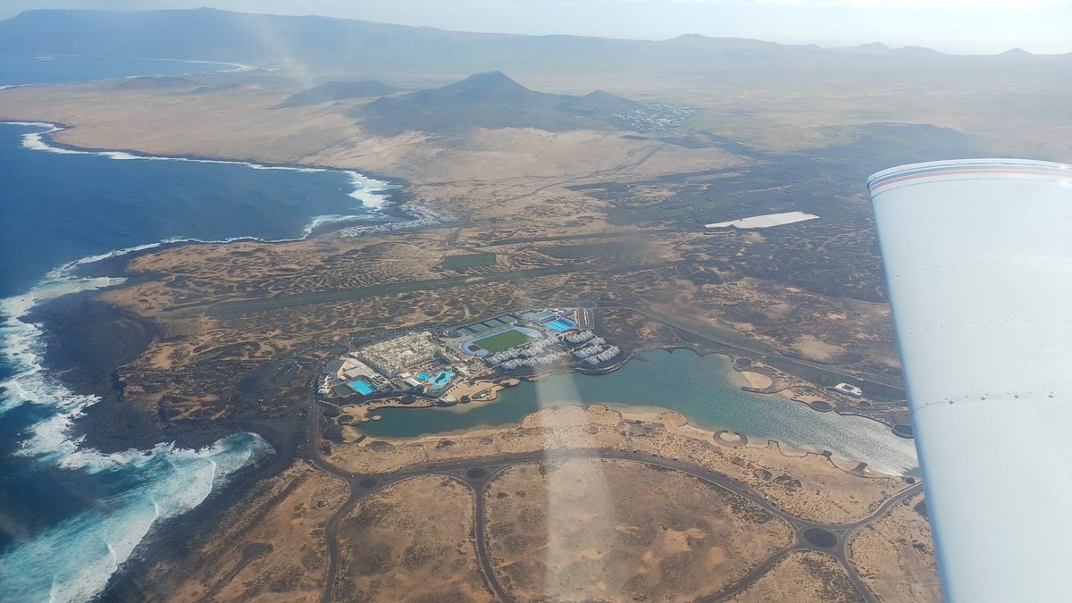 RealAeroclubGC's tweet photo. Desde Reus nos han venido a visitar y a compartir vuelo con nosotros.
Ha sido un auténtico placer Yolanda.
Es un gusto compartir vuelo contigo
.
.
.
.
Info@realaeroclubdegrancanaria.es

#sky #ragc #enjoy #gcrr #vuelaconnosotros #aviation #dreams #aviation https://t.co/cMrSQPdjkf